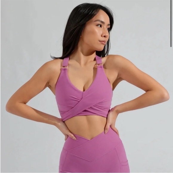 NWT BuffBunny Candy Wrap Sports Bra and Legacy Shorts Set Sz XS - Picture 3 of 13